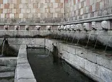 Fontana delle 99 cannelle, L'Aquila