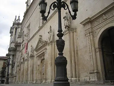 Basilica, Sulmona
